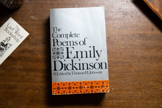 The Complete Poems of Emily Dickinson cover